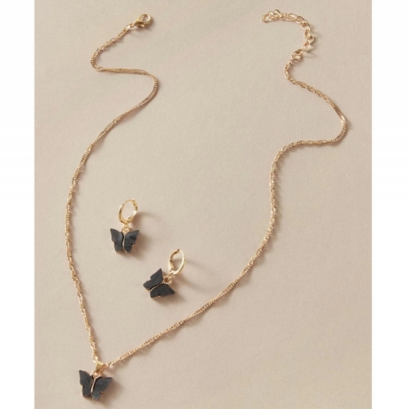 Butterfly earring and necklace set!